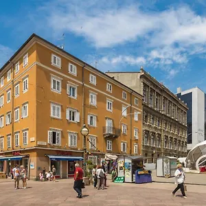 Juna Apartman